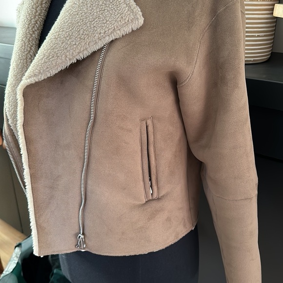 Zara Suede-like Bomber Jacket with Sherpa Lining - Picture 9 of 11